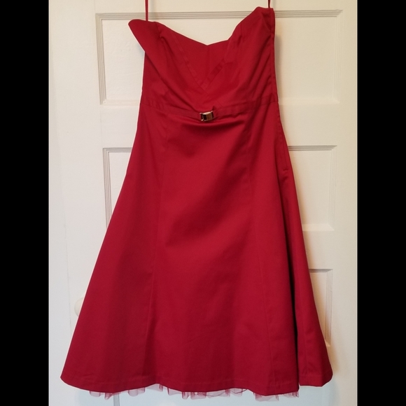 Red Dress - Picture 1 of 4